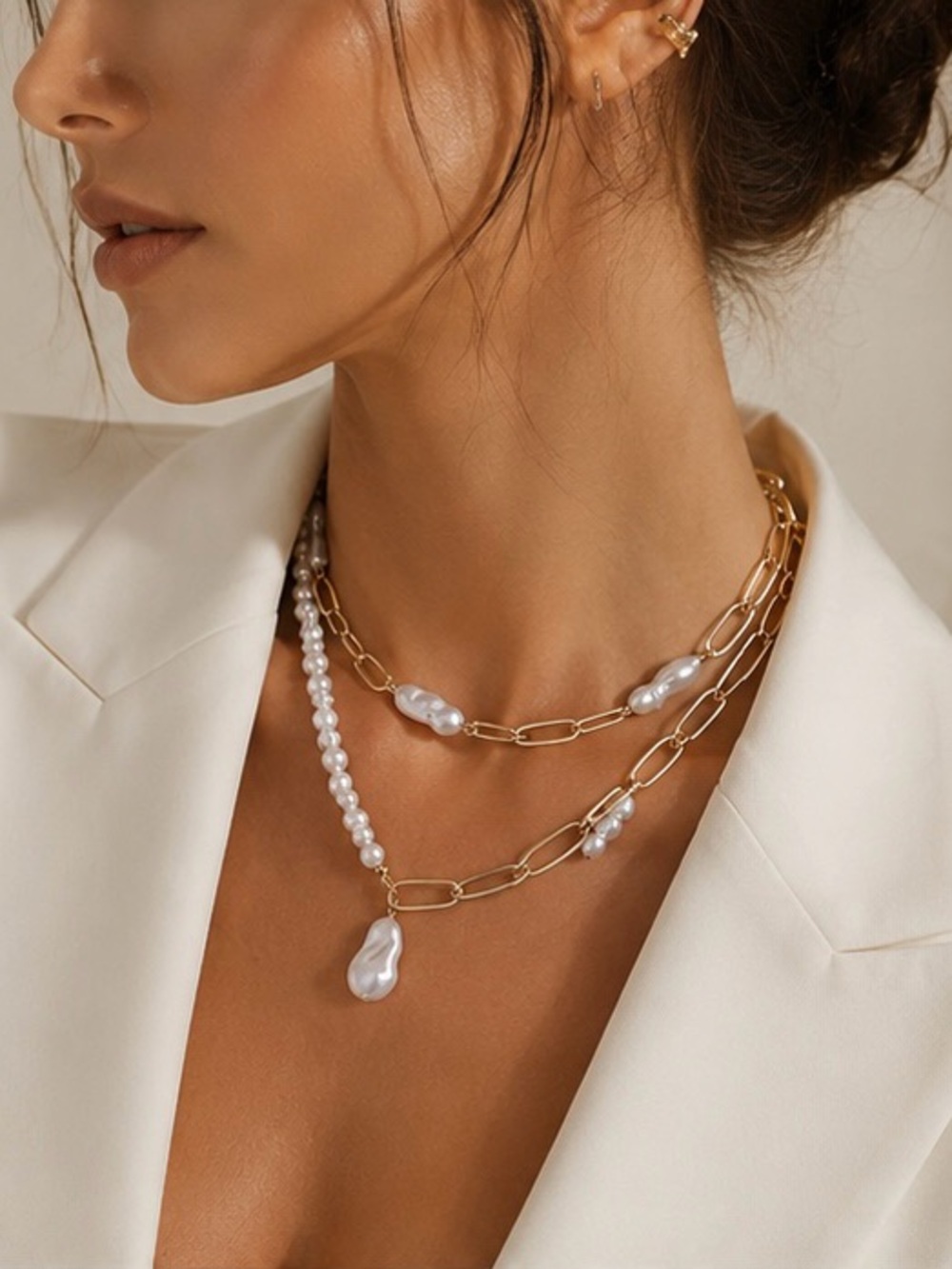 Luxe Baroque Pearl Layered Necklace - Picture 2 of 5